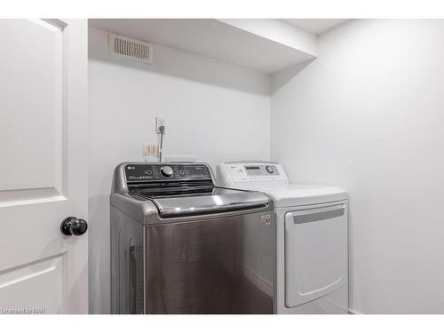 2 Ancaster Boulevard, St. Catharines, ON - Indoor Photo Showing Laundry Room