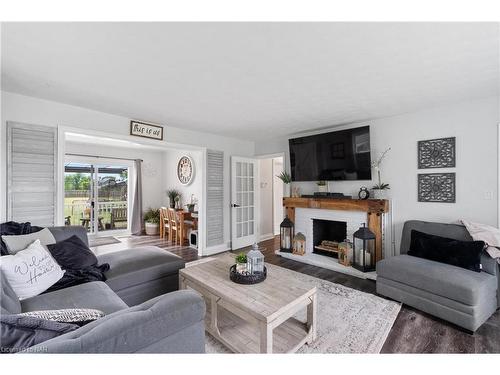 74092 Wellandport Road, Wellandport, ON - Indoor Photo Showing Living Room With Fireplace