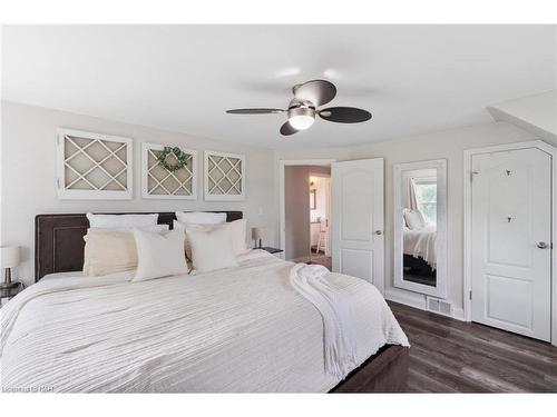 74092 Wellandport Road, Wellandport, ON - Indoor Photo Showing Bedroom