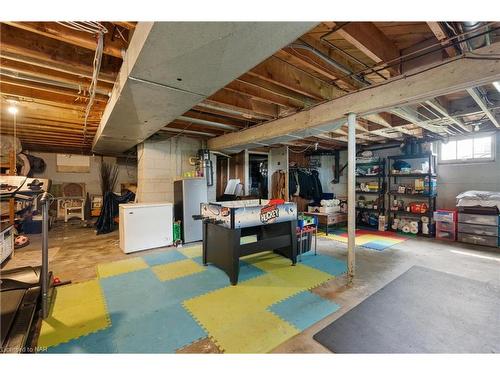 74092 Wellandport Road, Wellandport, ON - Indoor Photo Showing Basement