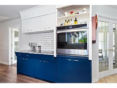 1042 Lakeshore Road W, St. Catharines, ON - Indoor Photo Showing Kitchen