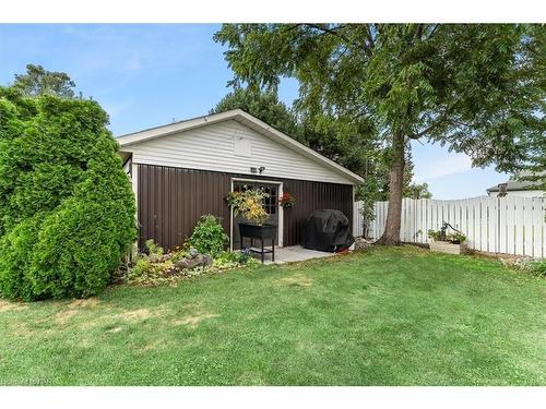 1042 Lakeshore Road W, St. Catharines, ON - Outdoor With Backyard