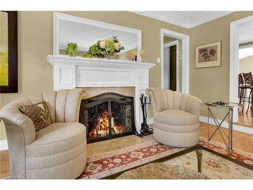 14443 Niagara River Parkway, Niagara-On-The-Lake, ON - Indoor Photo Showing Living Room With Fireplace