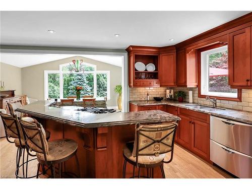 14443 Niagara River Parkway, Niagara-On-The-Lake, ON - Indoor Photo Showing Kitchen