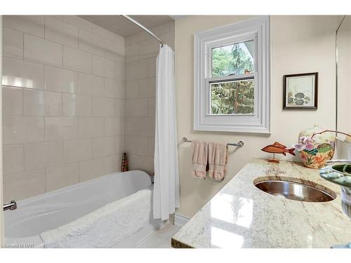 14443 Niagara River Parkway, Niagara-On-The-Lake, ON - Indoor Photo Showing Bathroom