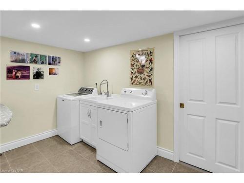 14443 Niagara River Parkway, Niagara-On-The-Lake, ON - Indoor Photo Showing Laundry Room