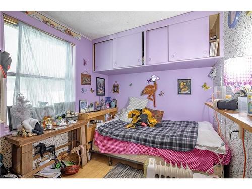 25 Jennet Street, Fort Erie, ON - Indoor Photo Showing Bedroom