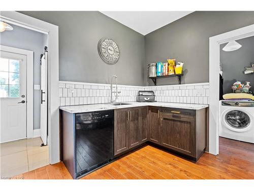 14 Catharine Street, Port Colborne, ON - Indoor Photo Showing Laundry Room