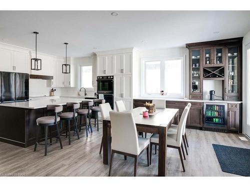 9 Oakley Drive, Virgil, ON - Indoor Photo Showing Dining Room