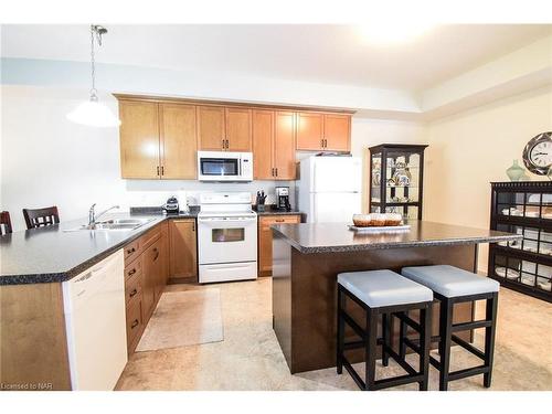 49 Shipview Court, Welland, ON - Indoor Photo Showing Kitchen With Double Sink