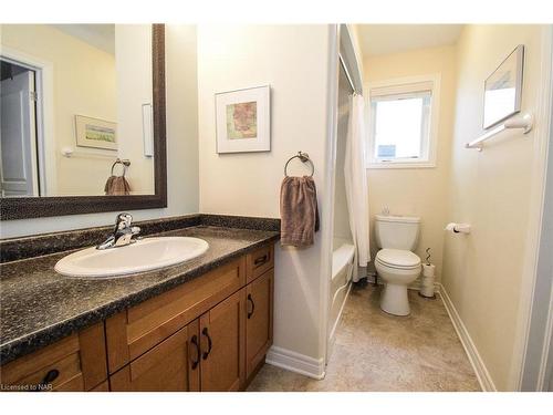 49 Shipview Court, Welland, ON - Indoor Photo Showing Bathroom