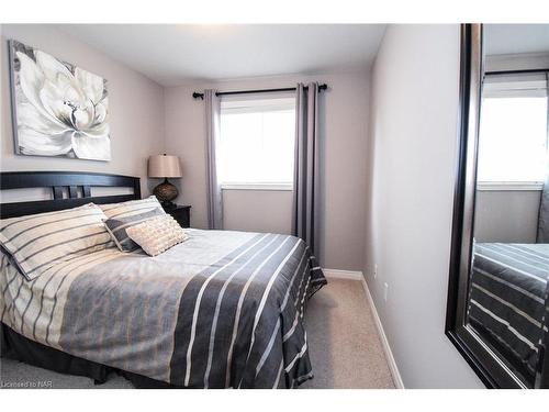 49 Shipview Court, Welland, ON - Indoor Photo Showing Bedroom