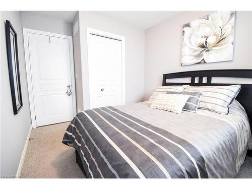 49 Shipview Court, Welland, ON - Indoor Photo Showing Bedroom