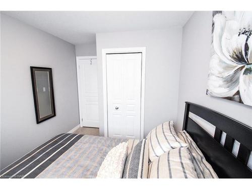 49 Shipview Court, Welland, ON - Indoor Photo Showing Bedroom