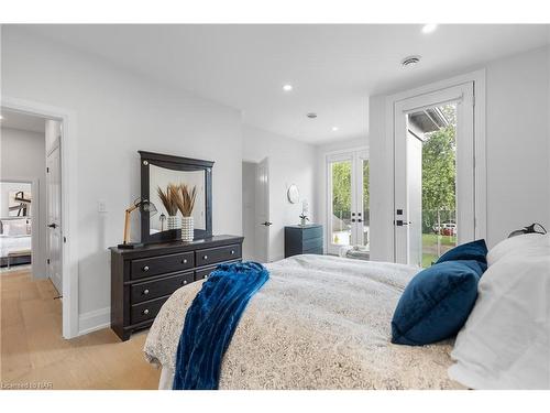 10 Paxton Avenue, St. Catharines, ON - Indoor Photo Showing Bedroom