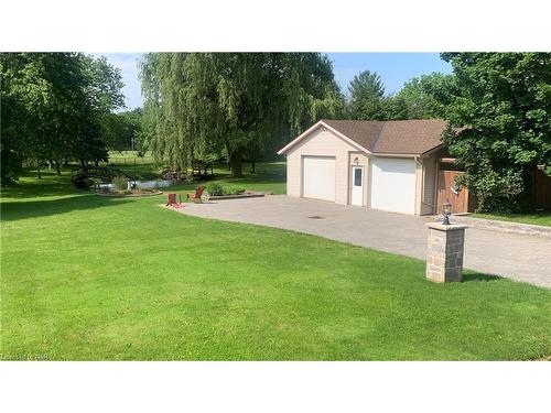 1084 Quaker Road, Fonthill, ON - Outdoor