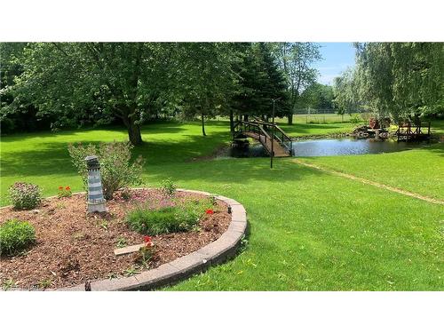 1084 Quaker Road, Fonthill, ON - Outdoor With Backyard