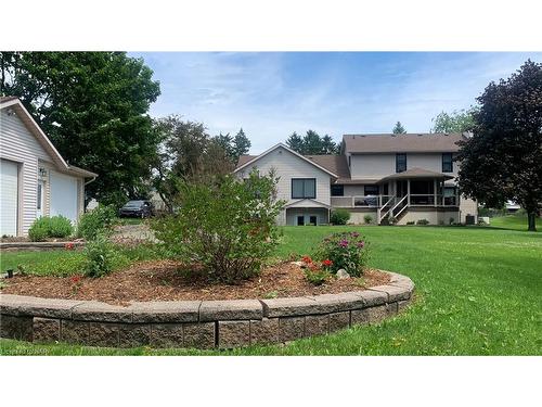 1084 Quaker Road, Fonthill, ON - Outdoor With Deck Patio Veranda