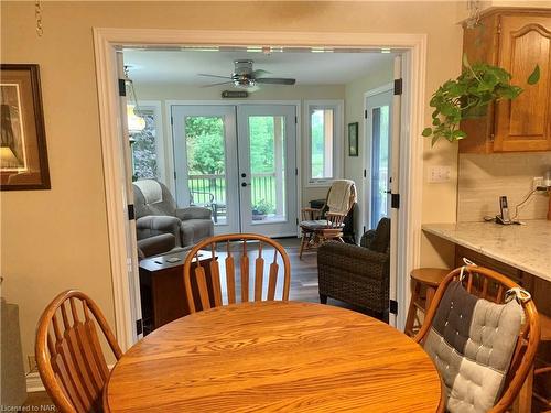 1084 Quaker Road, Fonthill, ON - Indoor Photo Showing Dining Room