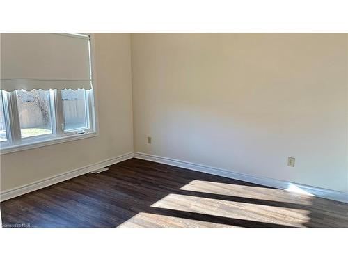 1084 Quaker Road, Fonthill, ON - Indoor Photo Showing Other Room