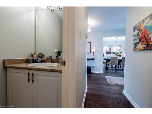 13 Mccaffery Crescent, St. Catharines, ON - Indoor Photo Showing Bathroom