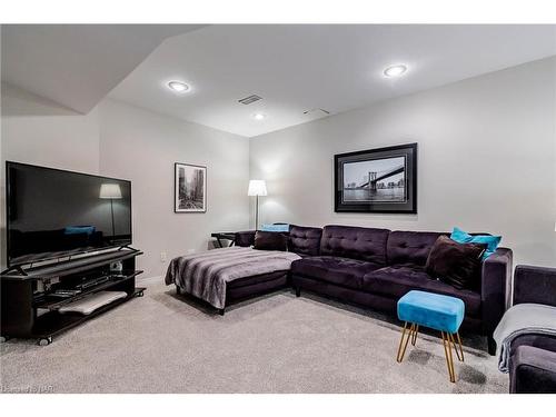 13 Mccaffery Crescent, St. Catharines, ON - Indoor Photo Showing Living Room