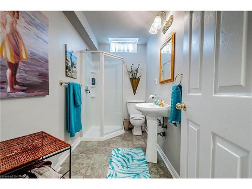 13 Mccaffery Crescent, St. Catharines, ON - Indoor Photo Showing Bathroom