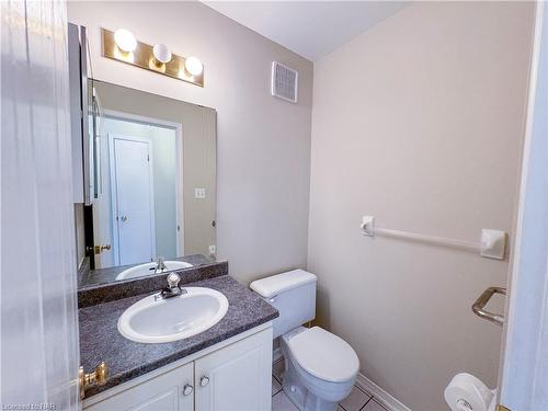 60 Westland Street, St. Catharines, ON - Indoor Photo Showing Bathroom