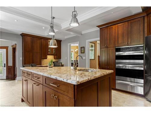 110 Main Street E, Grimsby, ON - Indoor Photo Showing Kitchen