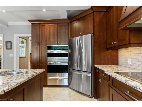 110 Main Street E, Grimsby, ON - Indoor Photo Showing Kitchen