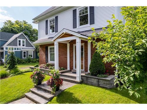 110 Main Street E, Grimsby, ON - Outdoor With Facade