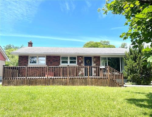 92 Jacobson Avenue, St. Catharines, ON - Outdoor With Deck Patio Veranda