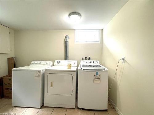 92 Jacobson Avenue, St. Catharines, ON - Indoor Photo Showing Laundry Room