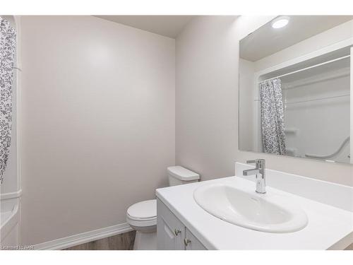 123-50 Herrick Avenue, St. Catharines, ON - Indoor Photo Showing Bathroom