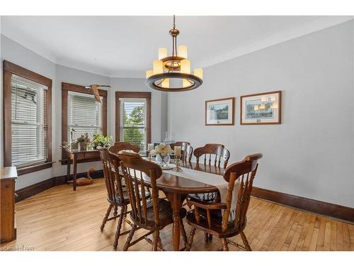 4743 Epworth Circle, Niagara Falls, ON - Indoor Photo Showing Dining Room