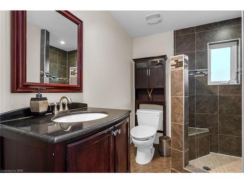 42 October Drive, St. Catharines, ON - Indoor Photo Showing Bathroom