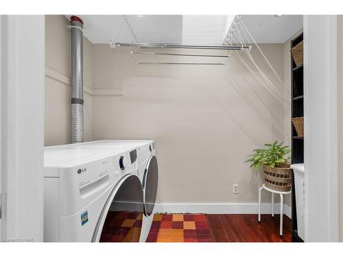 42 October Drive, St. Catharines, ON - Indoor Photo Showing Laundry Room