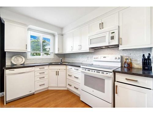 43 Greystone Crescent, St. Catharines, ON - Indoor Photo Showing Kitchen