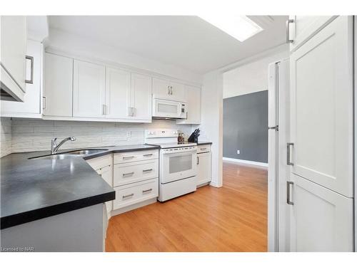 43 Greystone Crescent, St. Catharines, ON - Indoor Photo Showing Kitchen With Double Sink