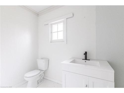 3042 Bethune Avenue, Ridgeway, ON - Indoor Photo Showing Bathroom