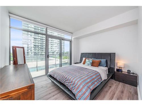 405-103 The Queensway, Toronto, ON - Indoor Photo Showing Bedroom