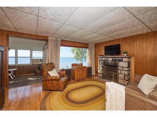 11357 Fowler Road, Wainfleet, ON - Indoor Photo Showing Living Room With Fireplace