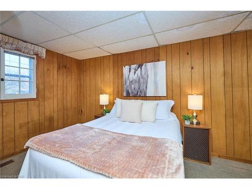 11357 Fowler Road, Wainfleet, ON - Indoor Photo Showing Bedroom