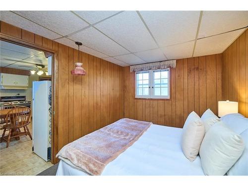 11357 Fowler Road, Wainfleet, ON - Indoor Photo Showing Bedroom