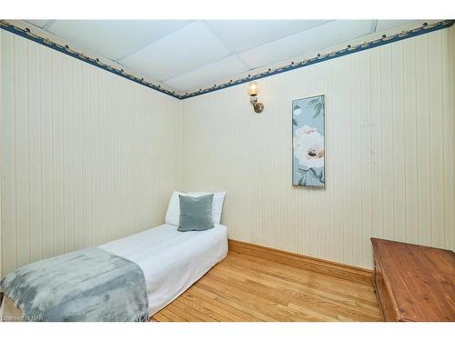 11357 Fowler Road, Wainfleet, ON - Indoor Photo Showing Bedroom