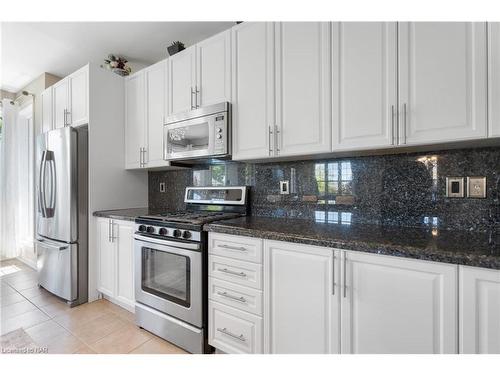 6500 St. Michael Avenue, Niagara Falls, ON - Indoor Photo Showing Kitchen With Stainless Steel Kitchen With Upgraded Kitchen
