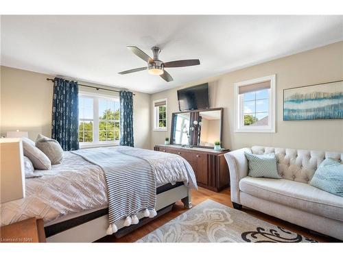 6500 St. Michael Avenue, Niagara Falls, ON - Indoor Photo Showing Bedroom