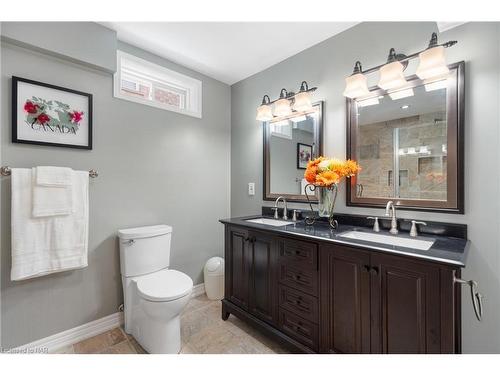6500 St. Michael Avenue, Niagara Falls, ON - Indoor Photo Showing Bathroom