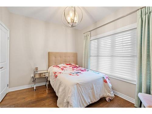 8943 Black Forest Crescent, Niagara Falls, ON - Indoor Photo Showing Bedroom