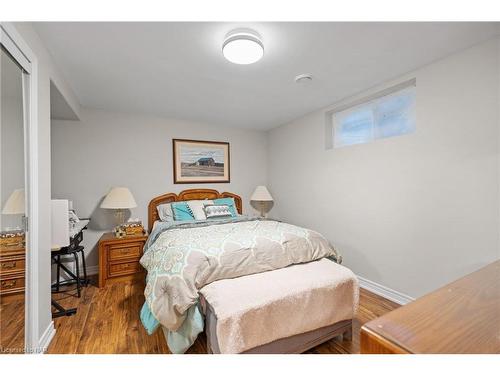 8943 Black Forest Crescent, Niagara Falls, ON - Indoor Photo Showing Bedroom